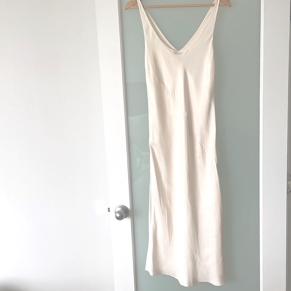 Babaton Satin Slip Dress in Pale Blush/Champagne - fits size S/M - Picture 1 of 4
